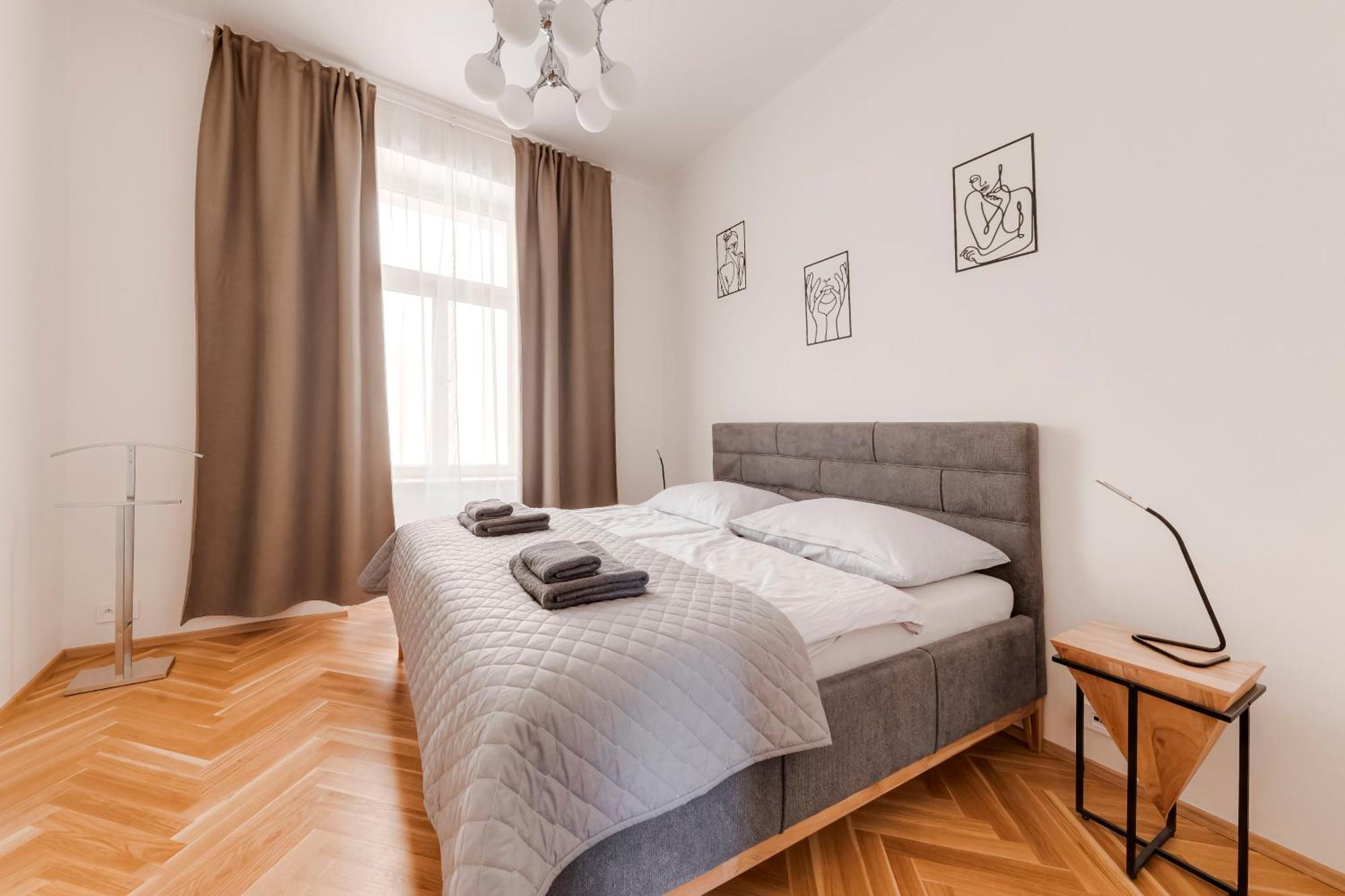 New Town Oases Apartment Прага Екстер'єр фото