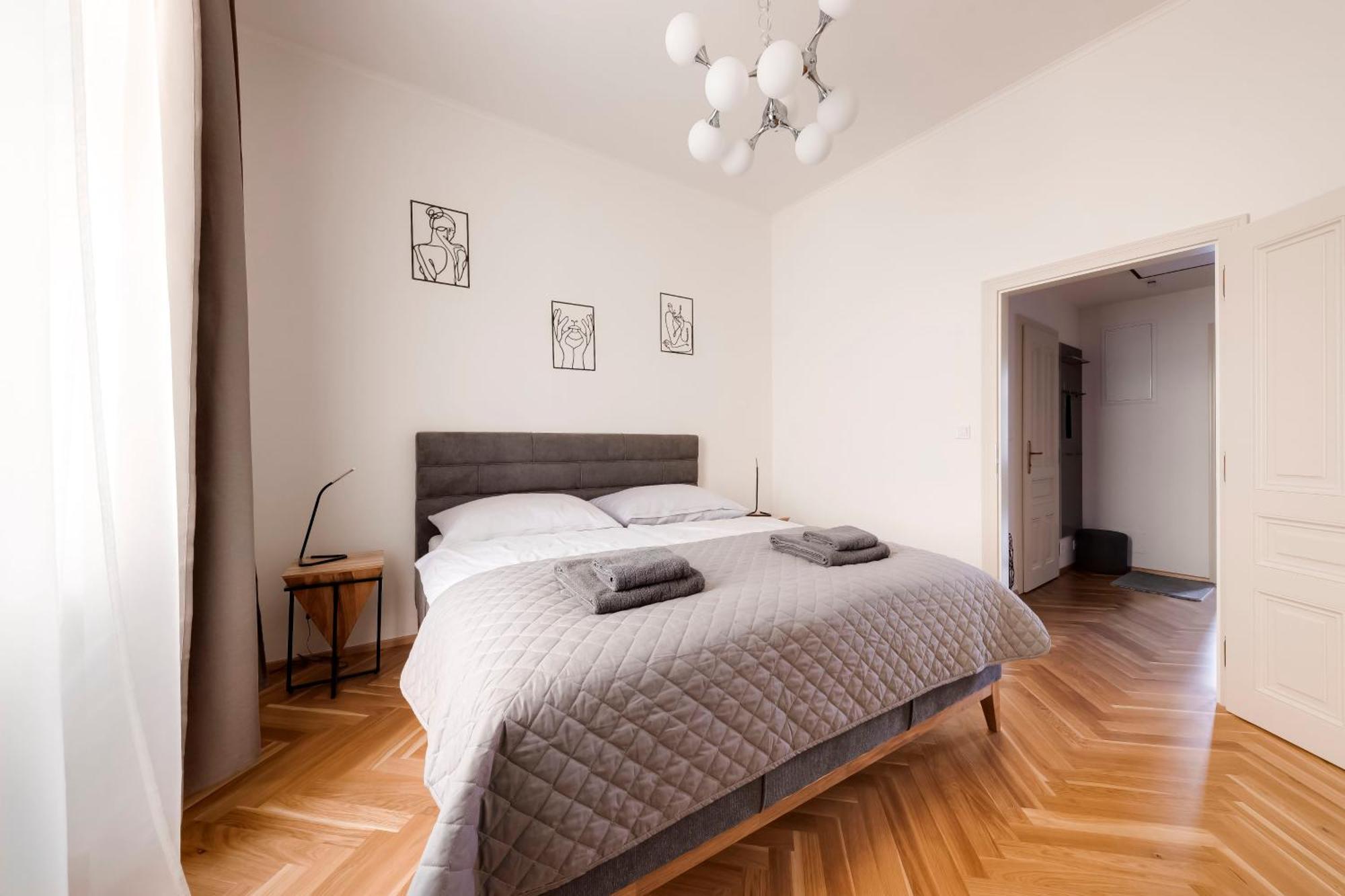 New Town Oases Apartment Прага Екстер'єр фото
