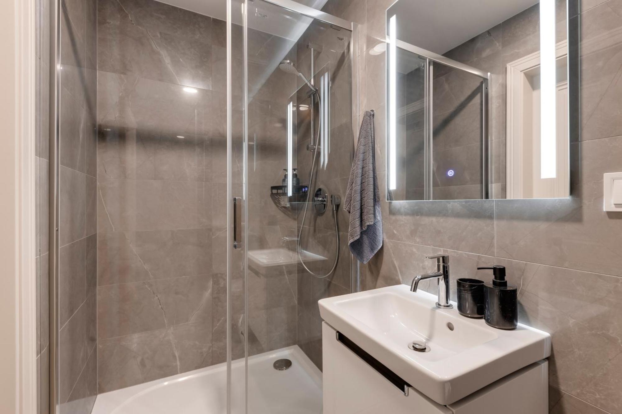 New Town Oases Apartment Прага Екстер'єр фото