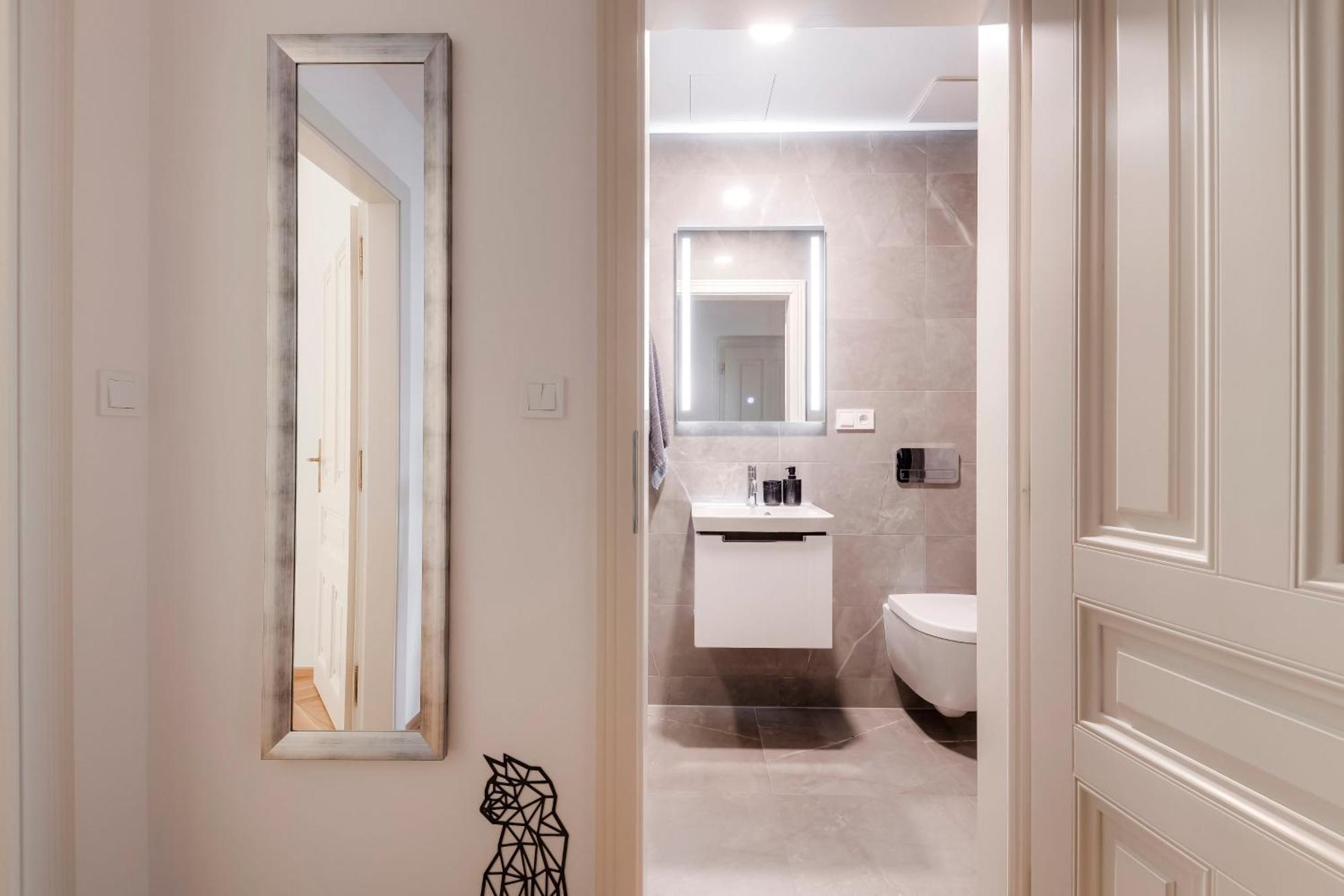 New Town Oases Apartment Прага Екстер'єр фото