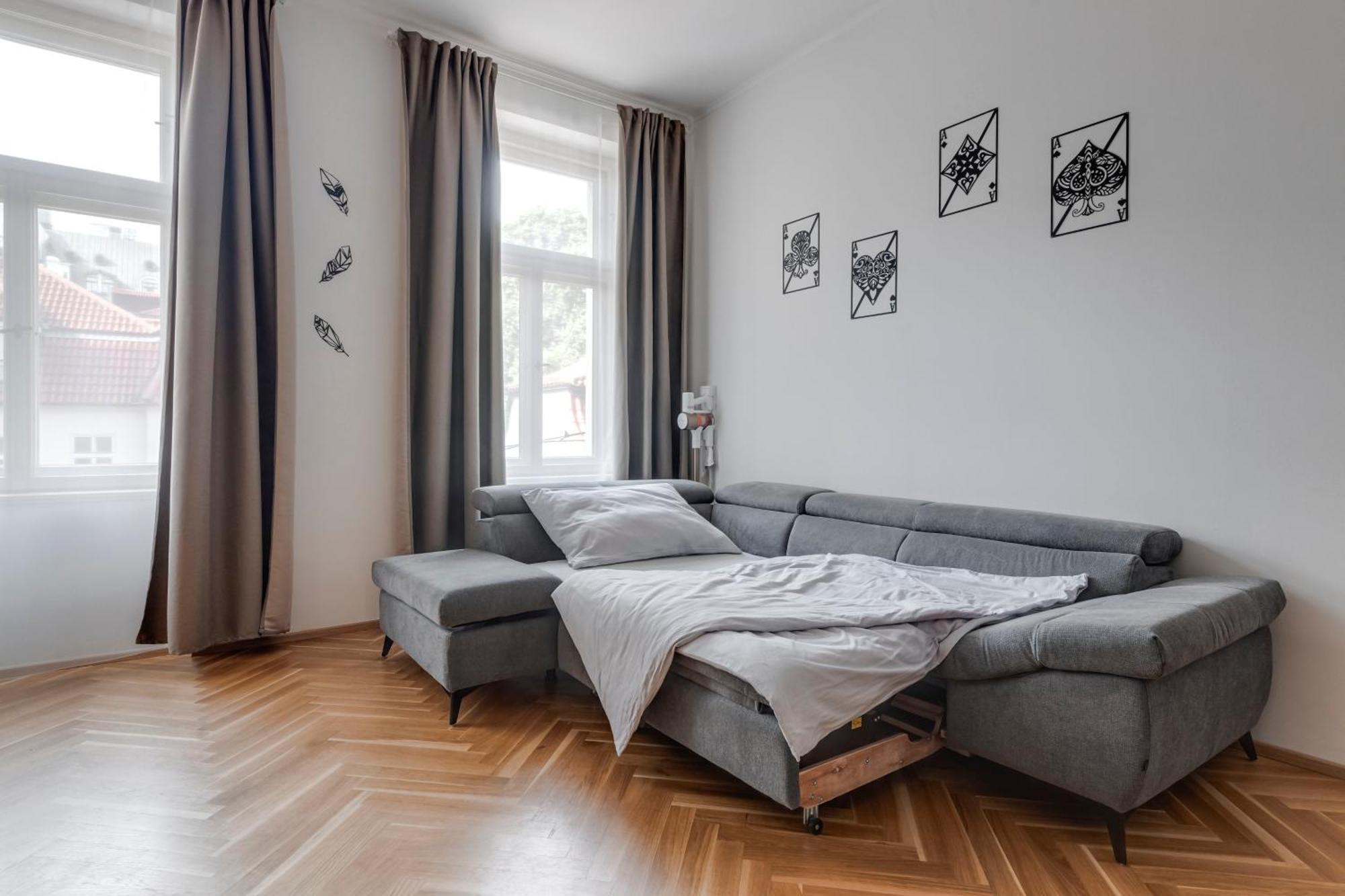 New Town Oases Apartment Прага Екстер'єр фото