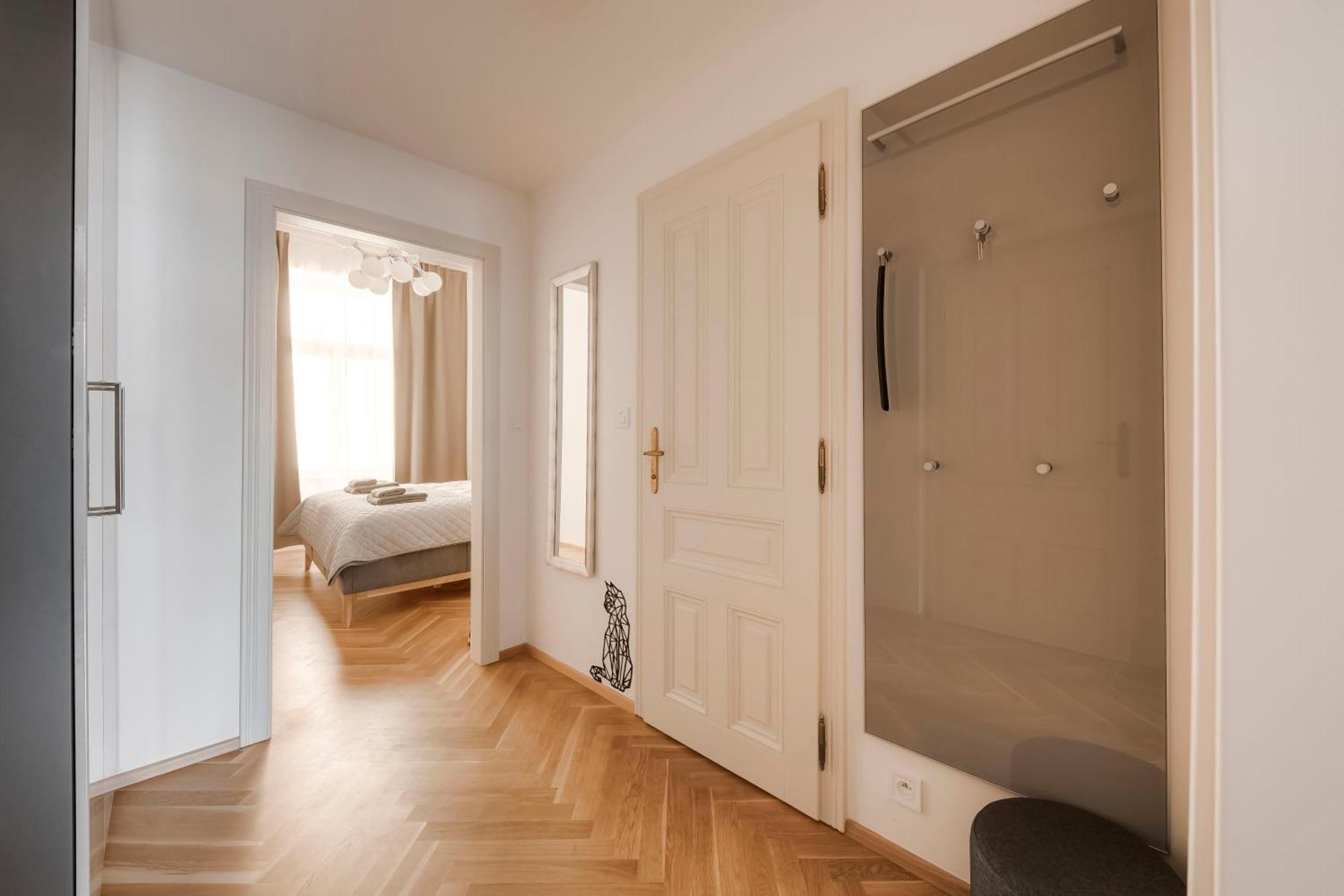 New Town Oases Apartment Прага Екстер'єр фото